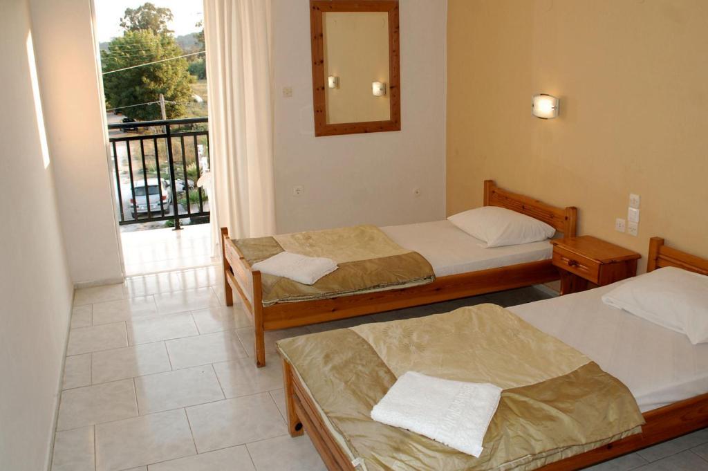 Hotel Britannia à Agrilia Chambre photo